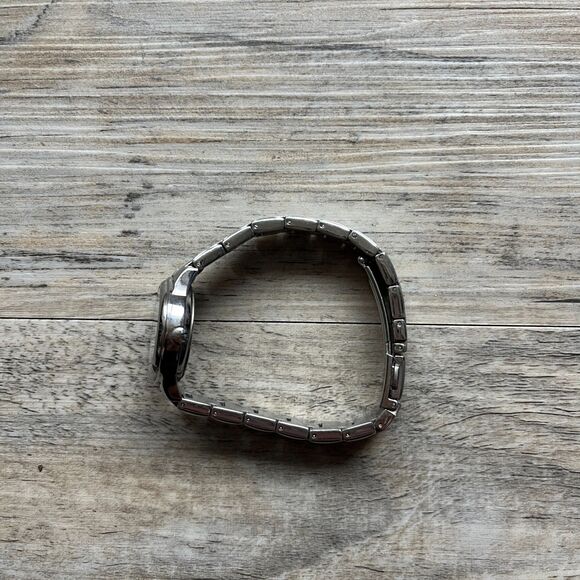 Vintage Timex Watch Small Dainty Women\'s White Face Silver Antique Old Money main image 8